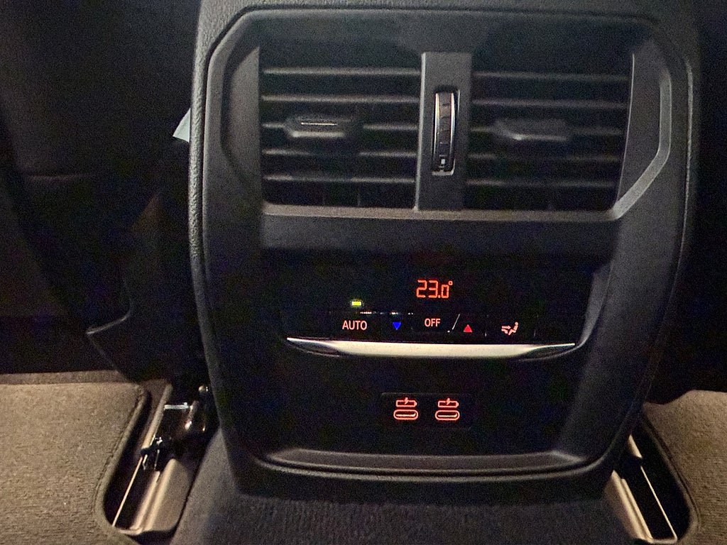 Vehicle Image 27