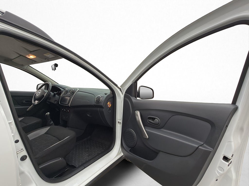 Vehicle Image 21