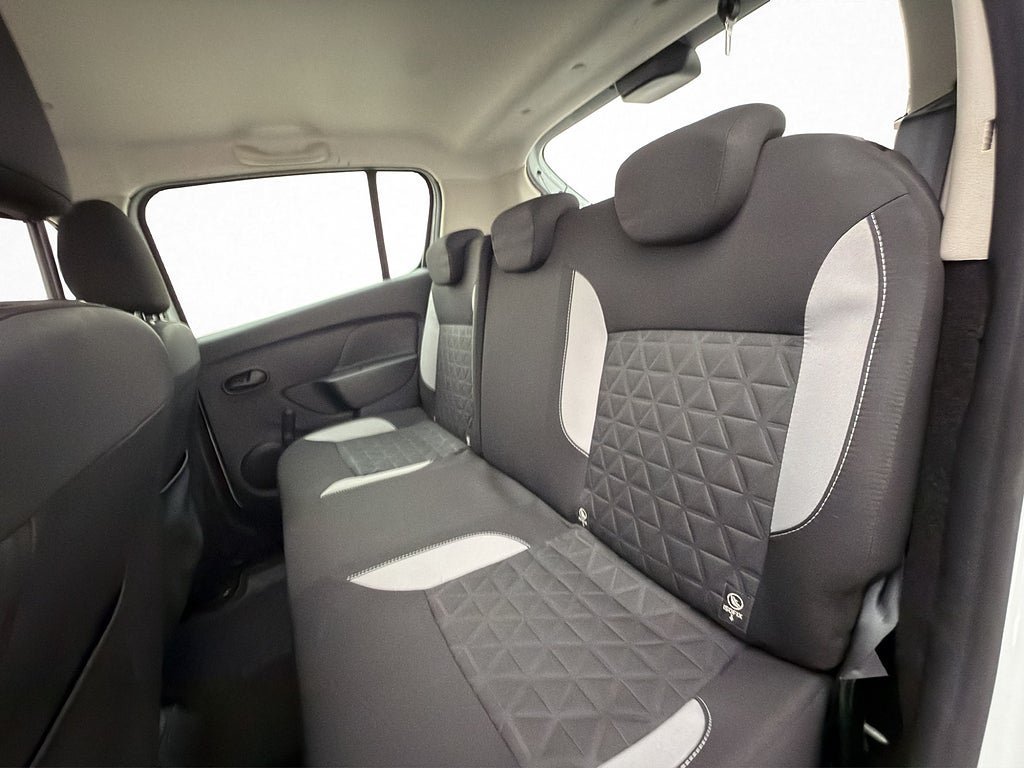 Vehicle Image 22