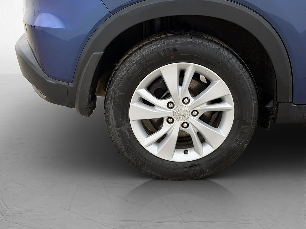 Vehicle Image 25