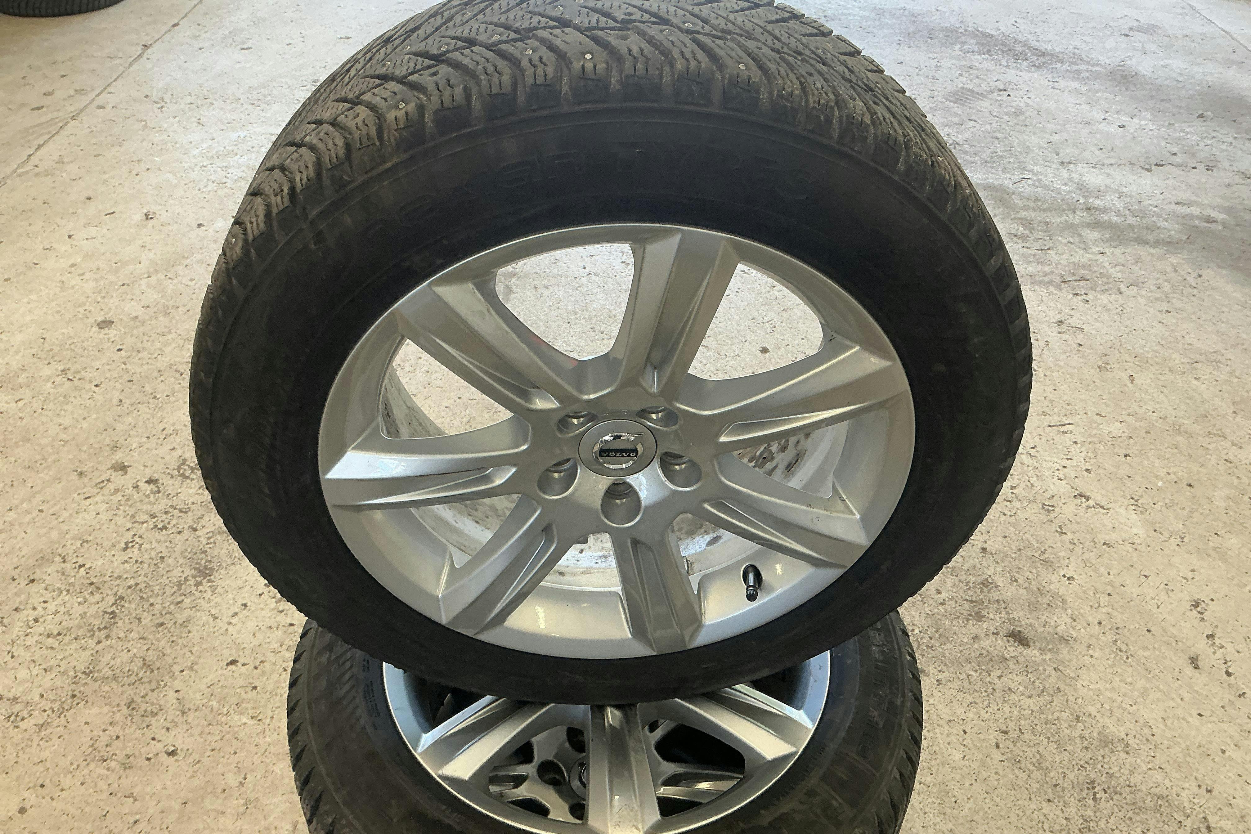 Vehicle Image 16