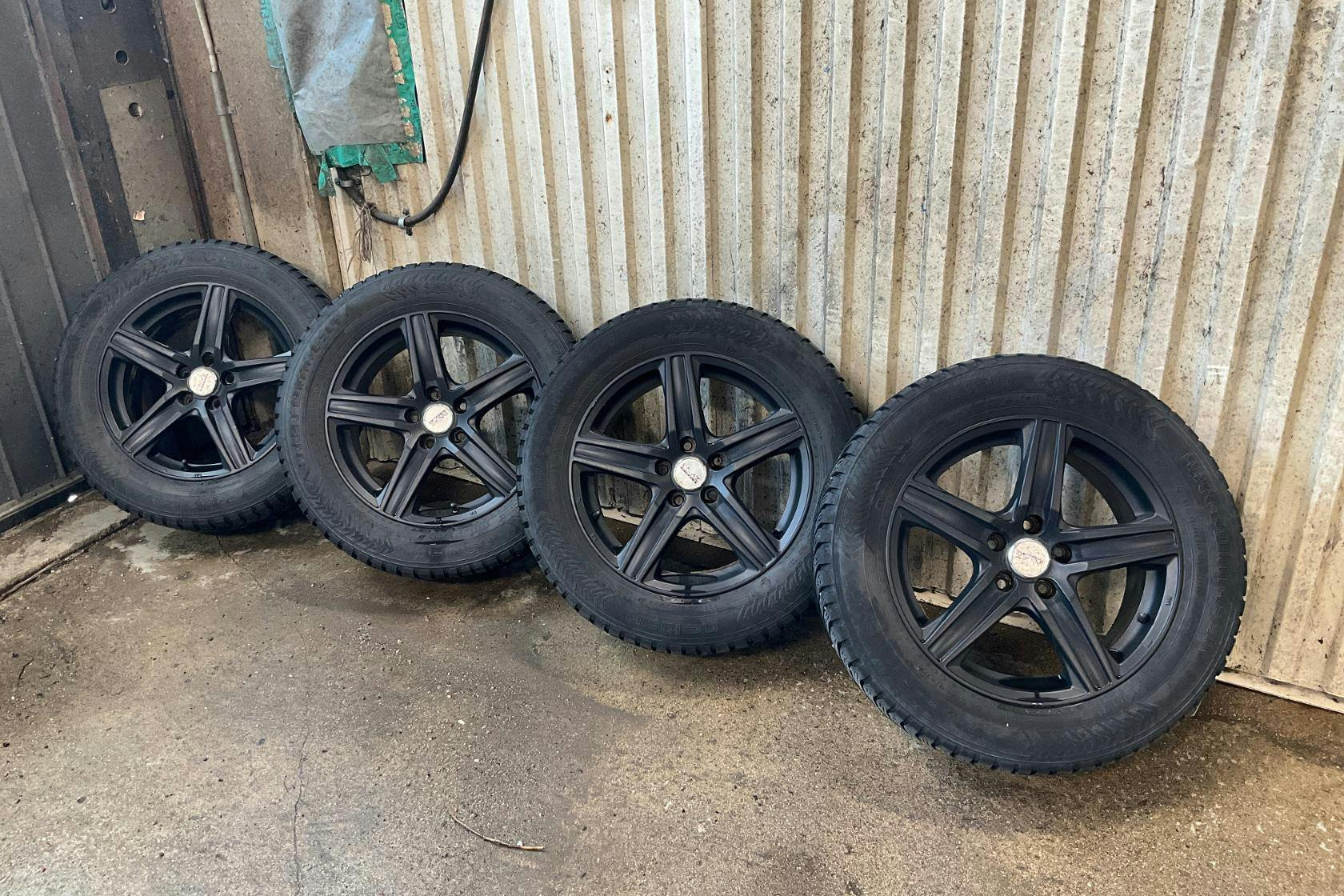 Vehicle Image 13