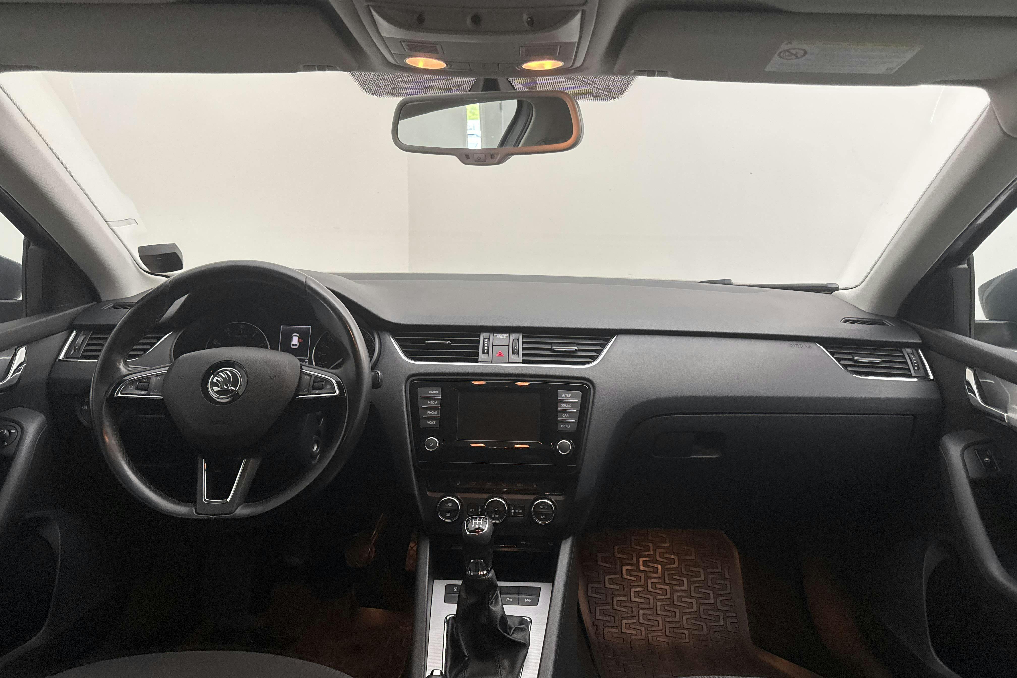 Vehicle Image 6