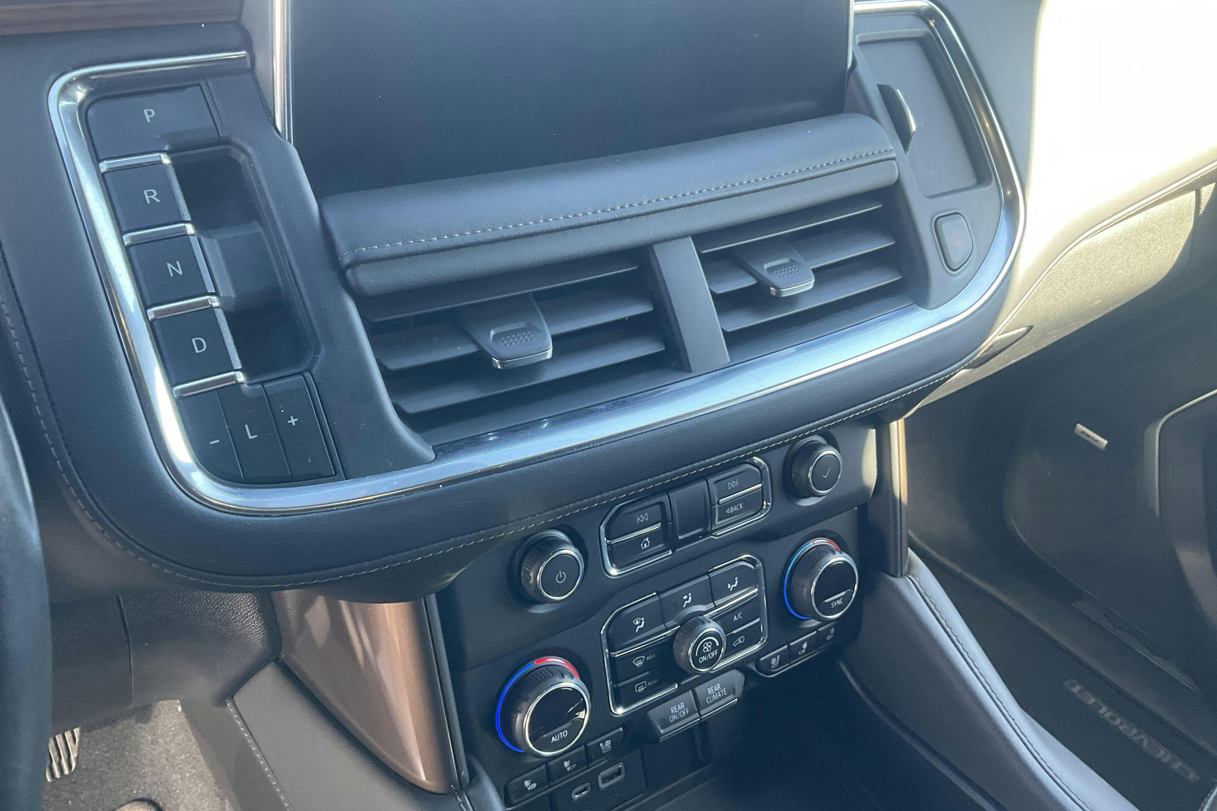 Vehicle Image 22