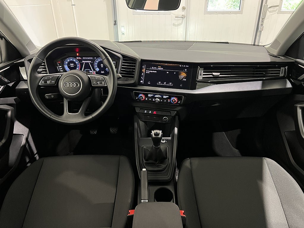 Vehicle Image 14