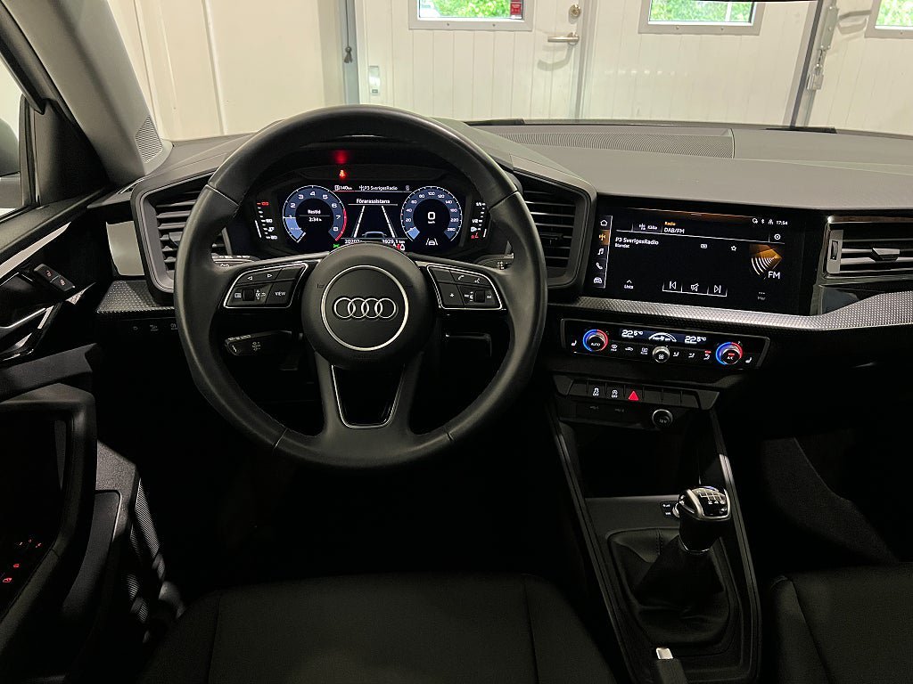 Vehicle Image 15
