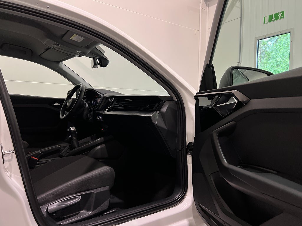 Vehicle Image 19