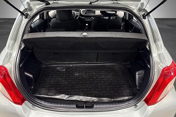Vehicle Image 15