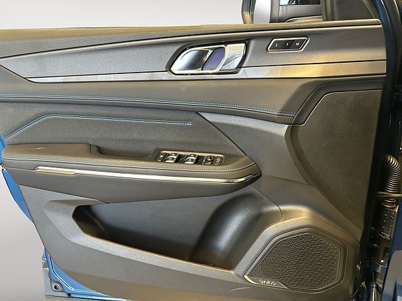 Vehicle Image 24