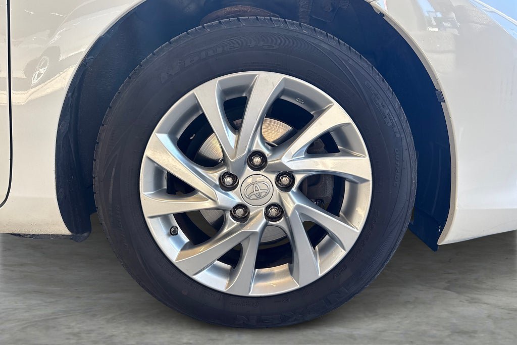 Vehicle Image 9