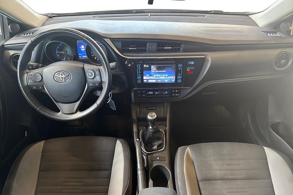 Vehicle Image 11