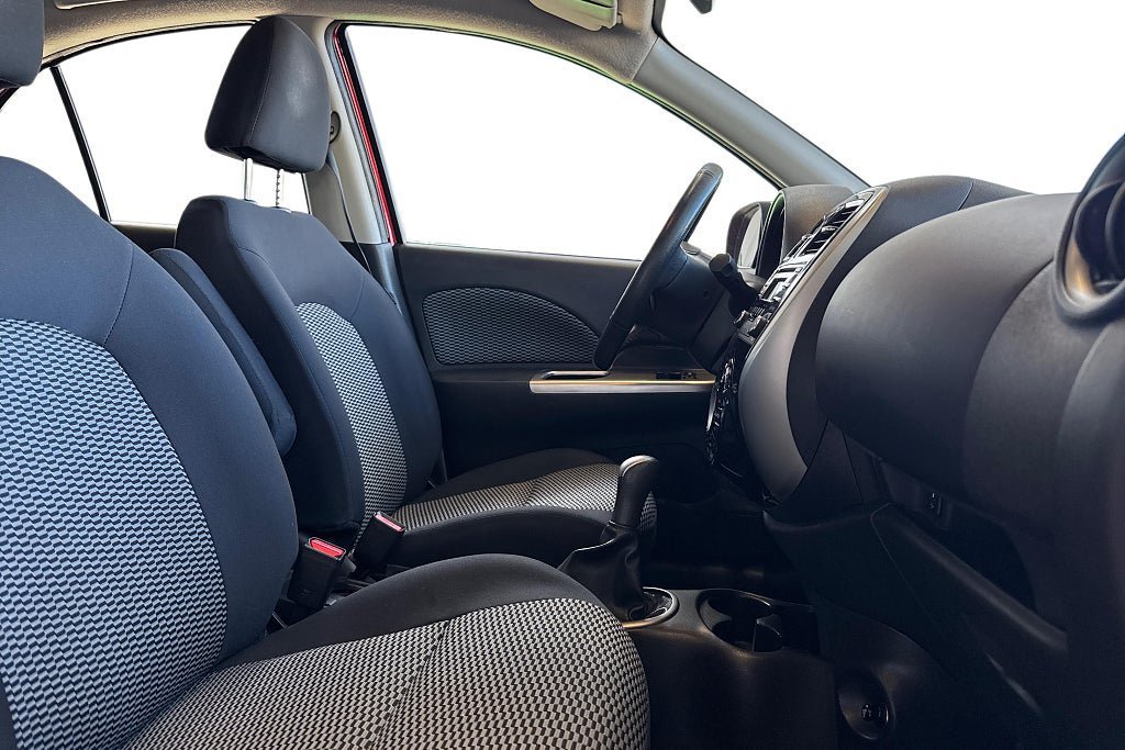 Vehicle Image 16