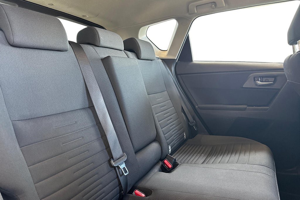 Vehicle Image 16