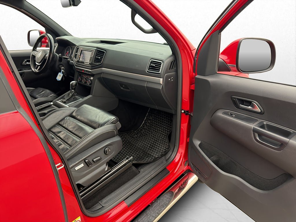 Vehicle Image 25