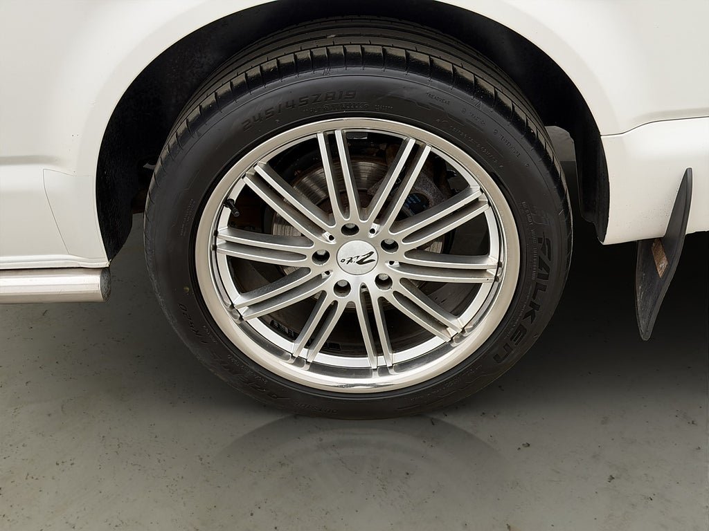 Vehicle Image 35