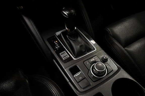 Vehicle Image 24