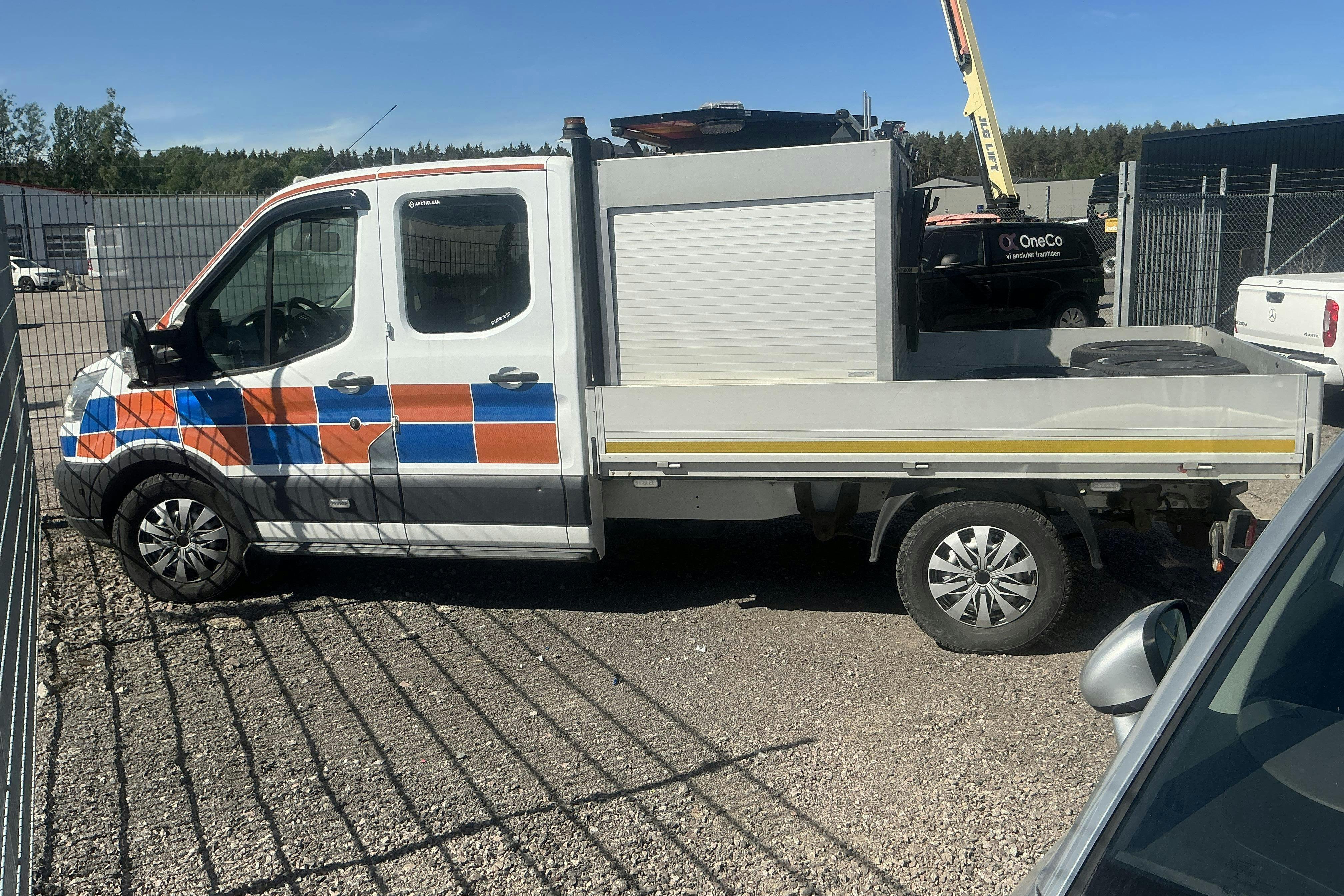 Vehicle Image 3