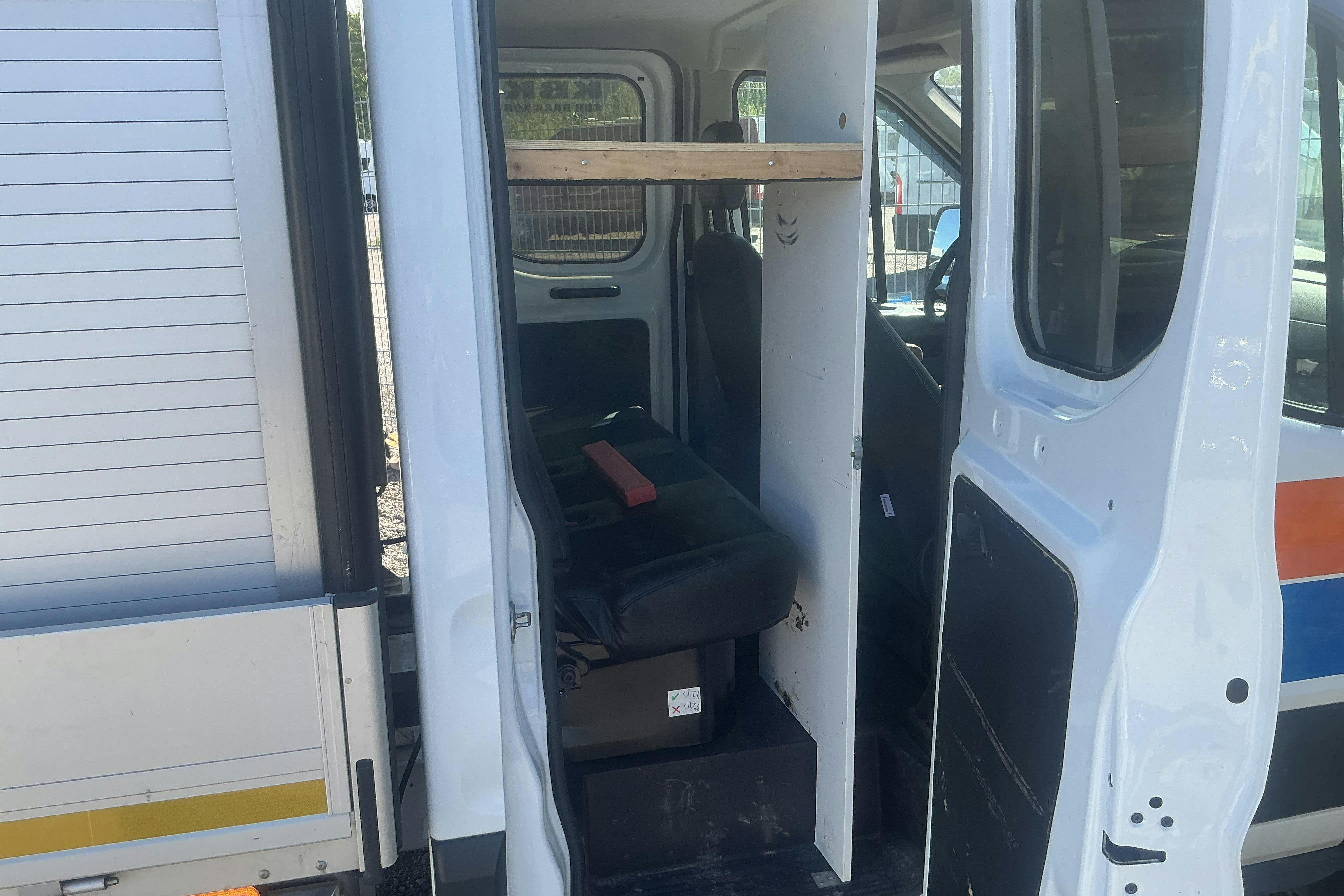 Vehicle Image 9