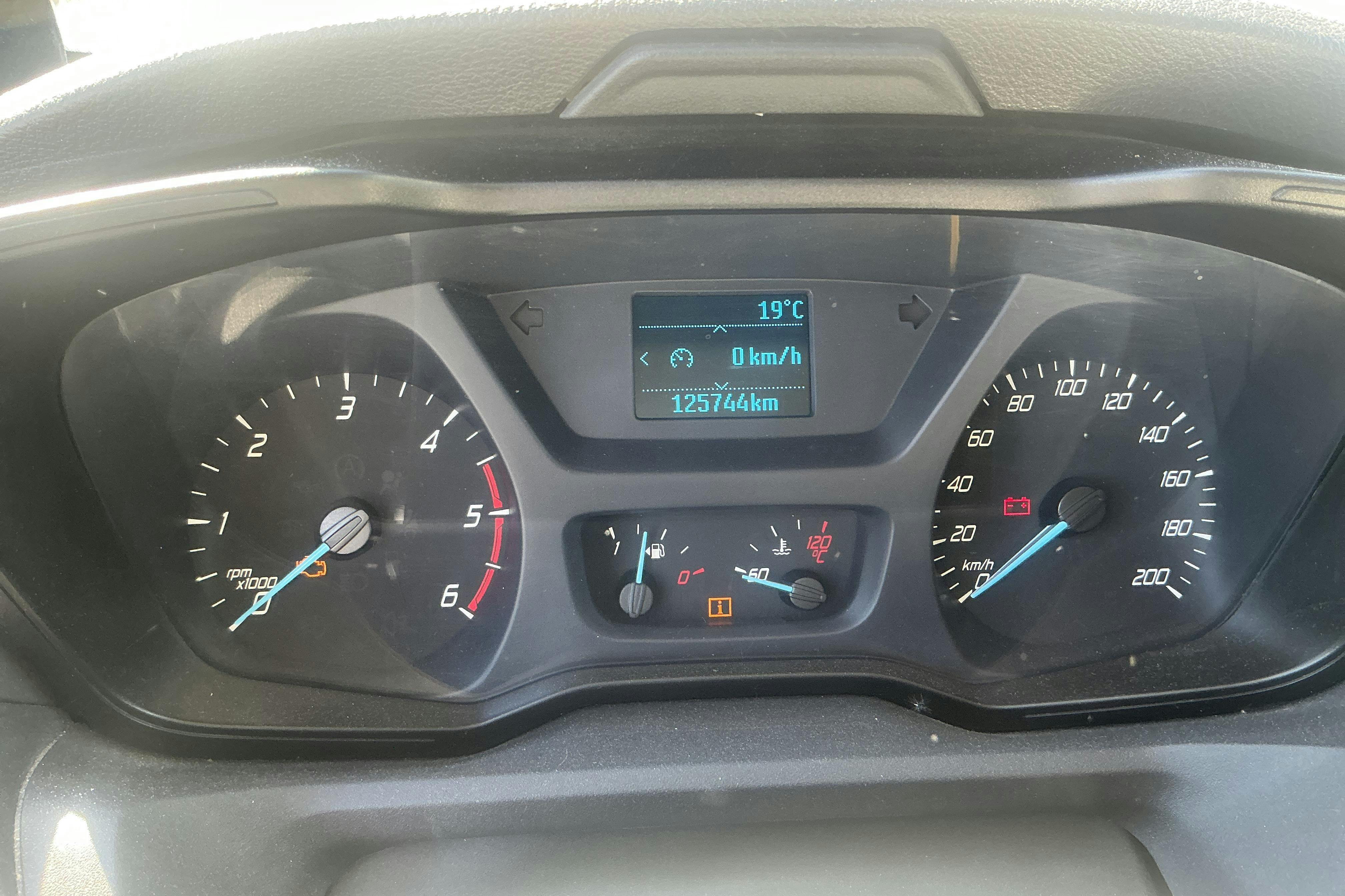 Vehicle Image 12