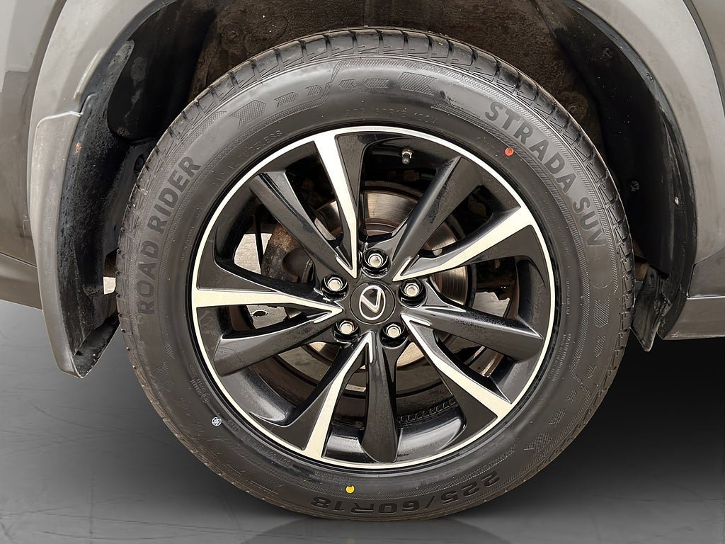 Vehicle Image 30