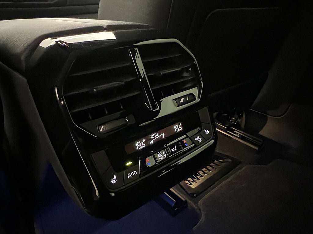 Vehicle Image 33