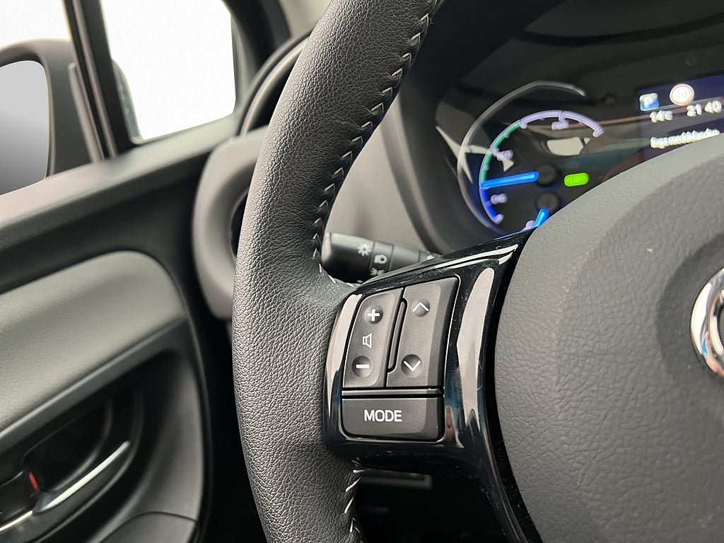 Vehicle Image 14