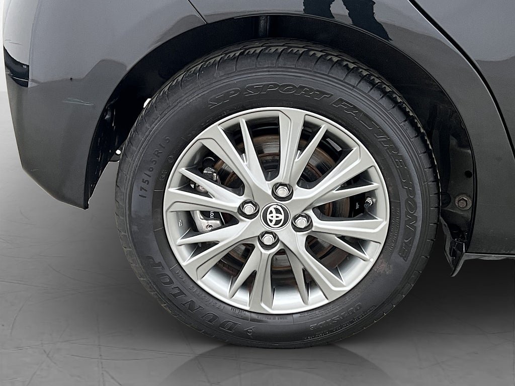 Vehicle Image 30