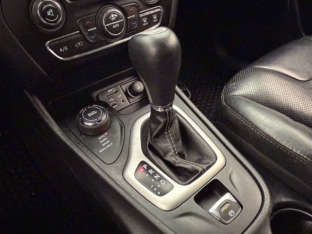 Vehicle Image 26