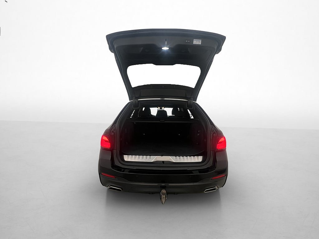 Vehicle Image 32