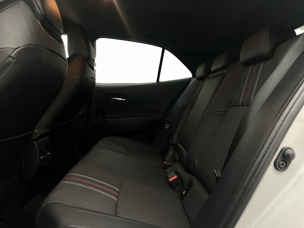 Vehicle Image 17