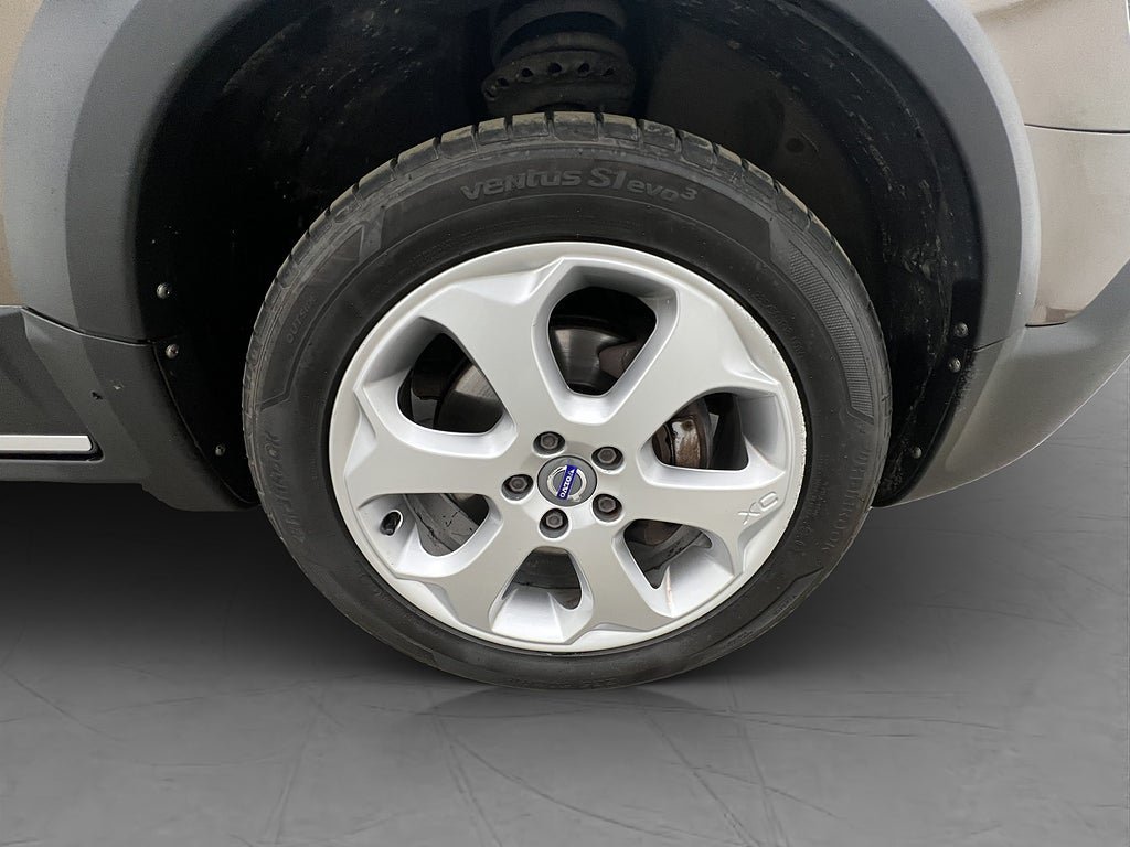 Vehicle Image 32