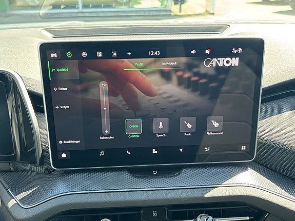 Vehicle Image 21