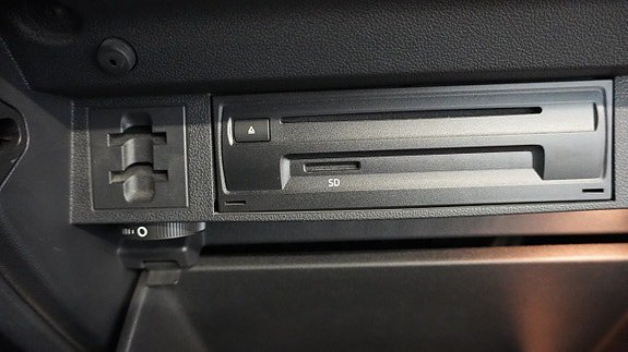 Vehicle Image 25