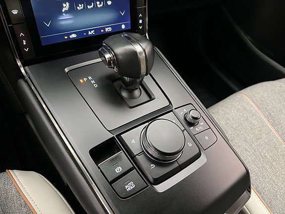 Vehicle Image 26