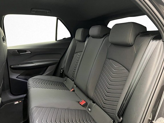 Vehicle Image 26