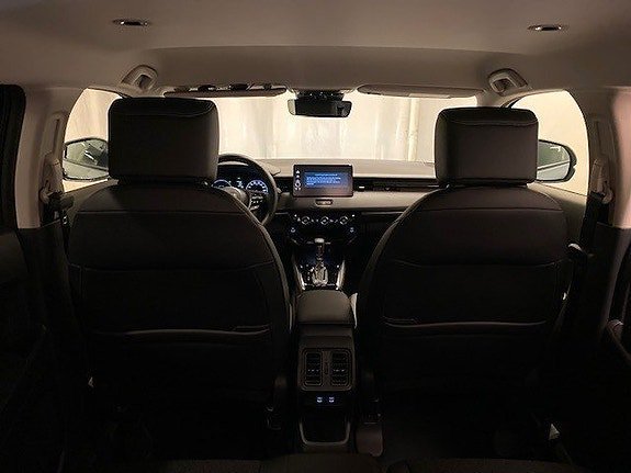 Vehicle Image 13