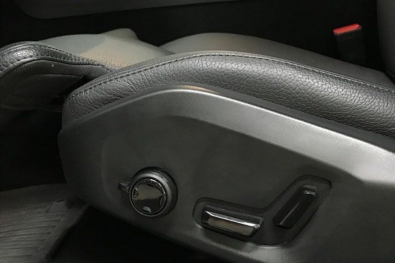 Vehicle Image 29