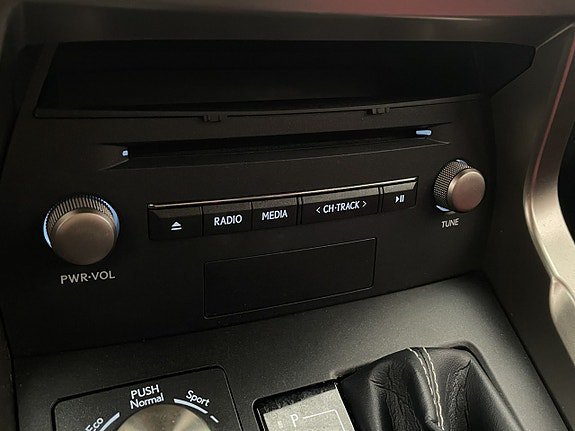Vehicle Image 24