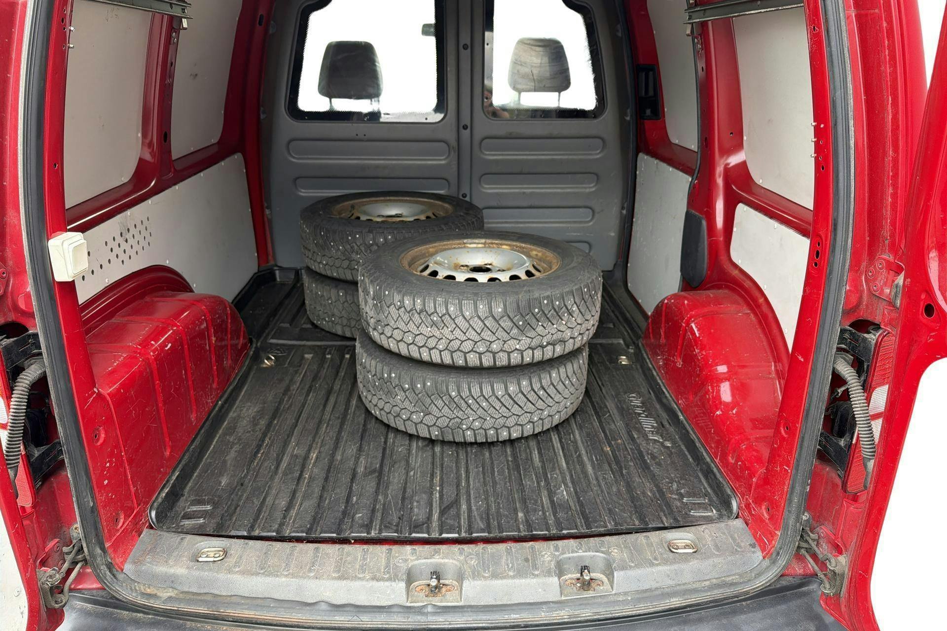 Vehicle Image 9