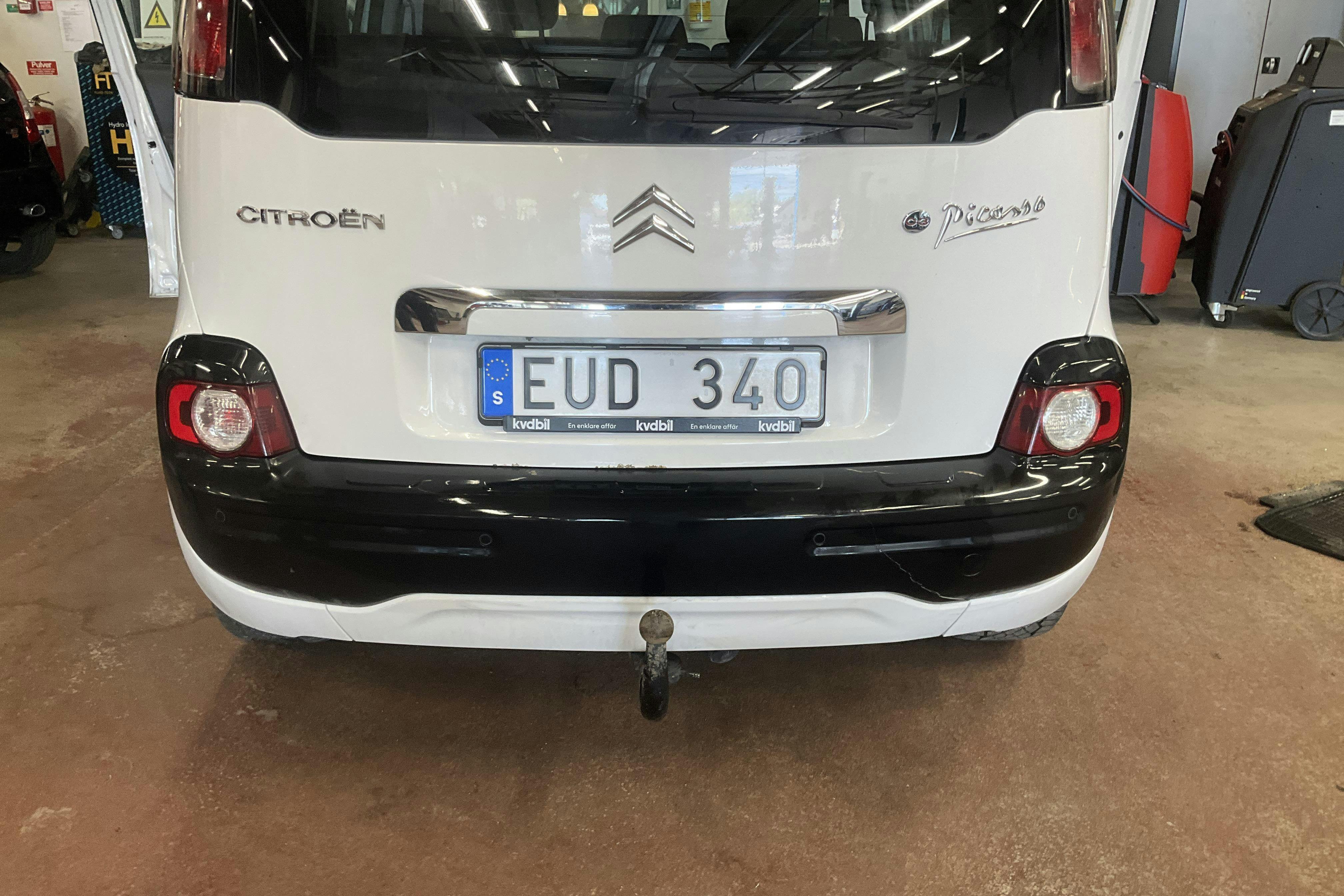 Vehicle Image 14