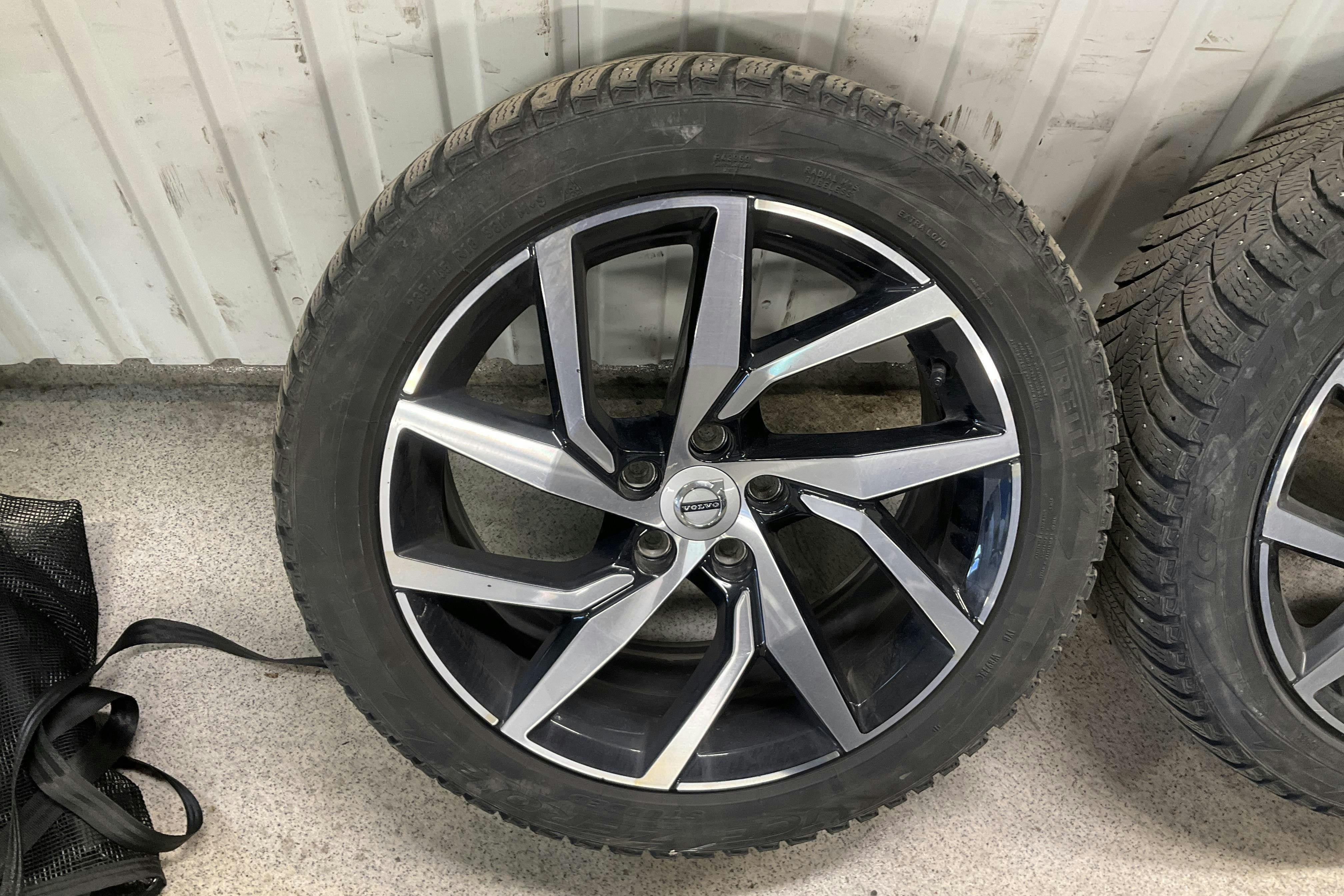 Vehicle Image 19