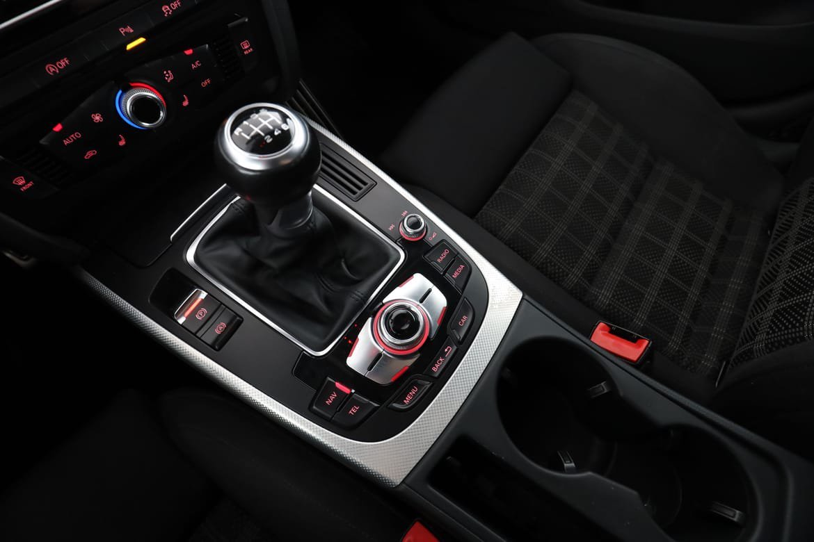 Vehicle Image 23