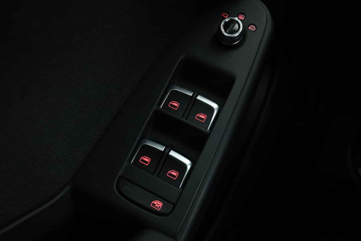 Vehicle Image 30