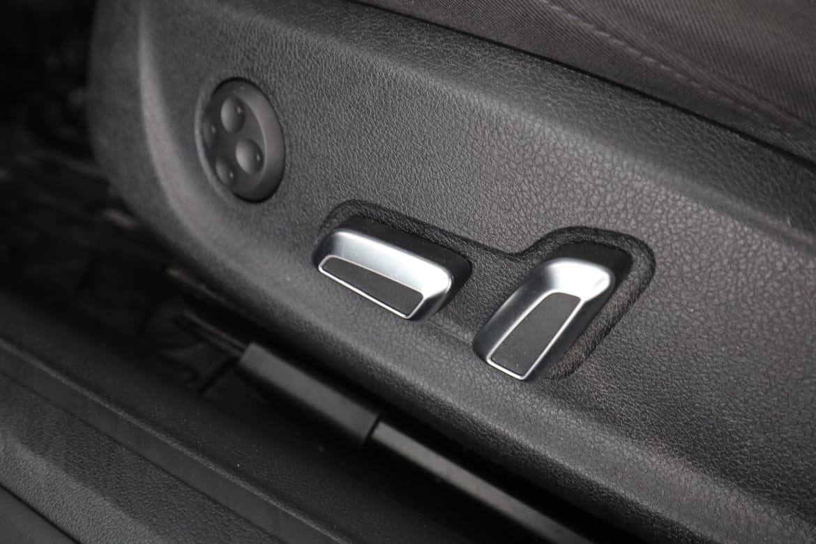 Vehicle Image 35