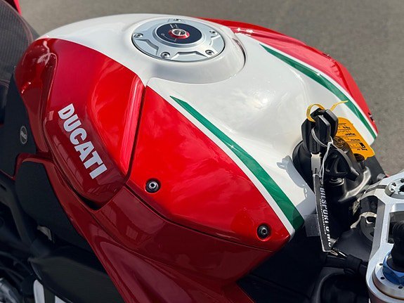 Vehicle Image 11