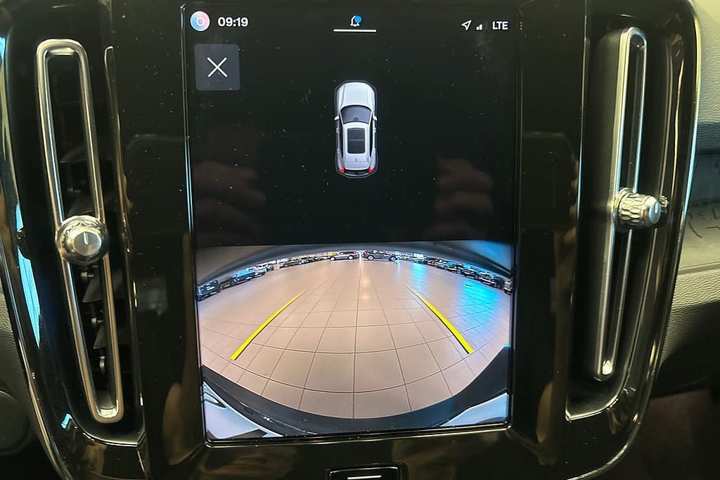 Vehicle Image 18