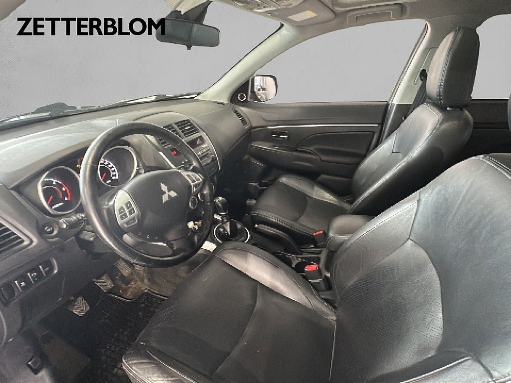Vehicle Image 8