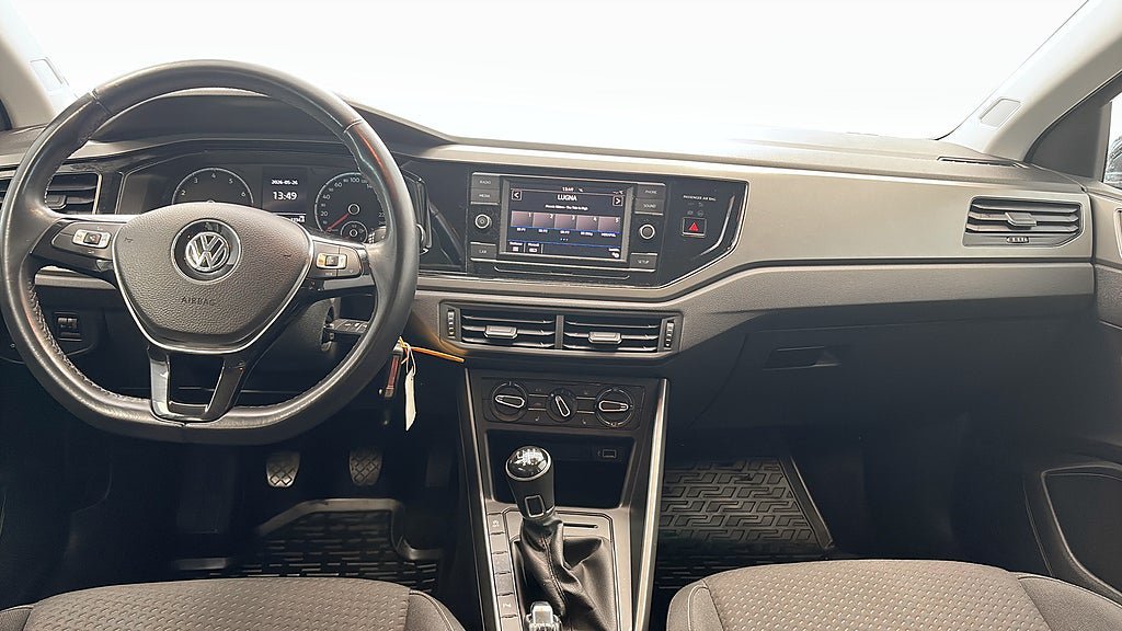 Vehicle Image 10