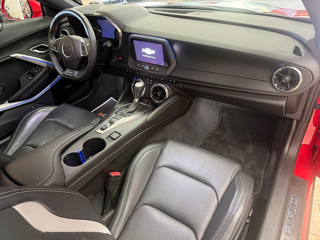 Vehicle Image 15