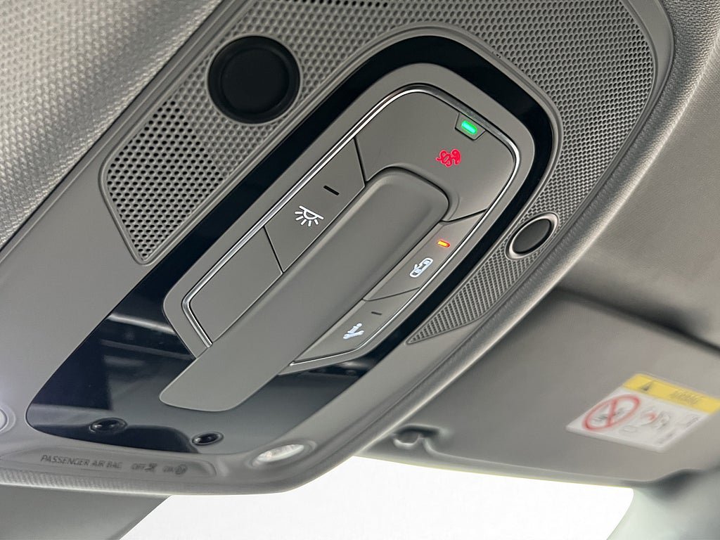 Vehicle Image 24